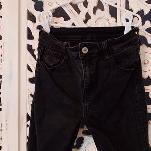 BRANDY MELVILLE JEANS AND STICKERS